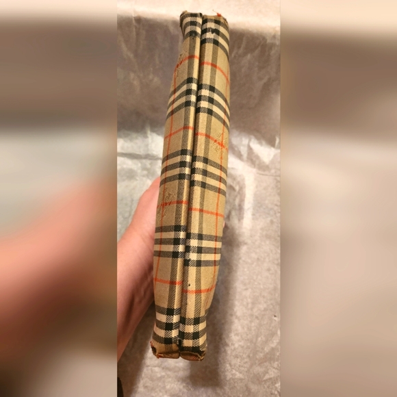 VINTAGE Burberry Checked Pouch 9.5" X 5.75" - Picture 8 of 9